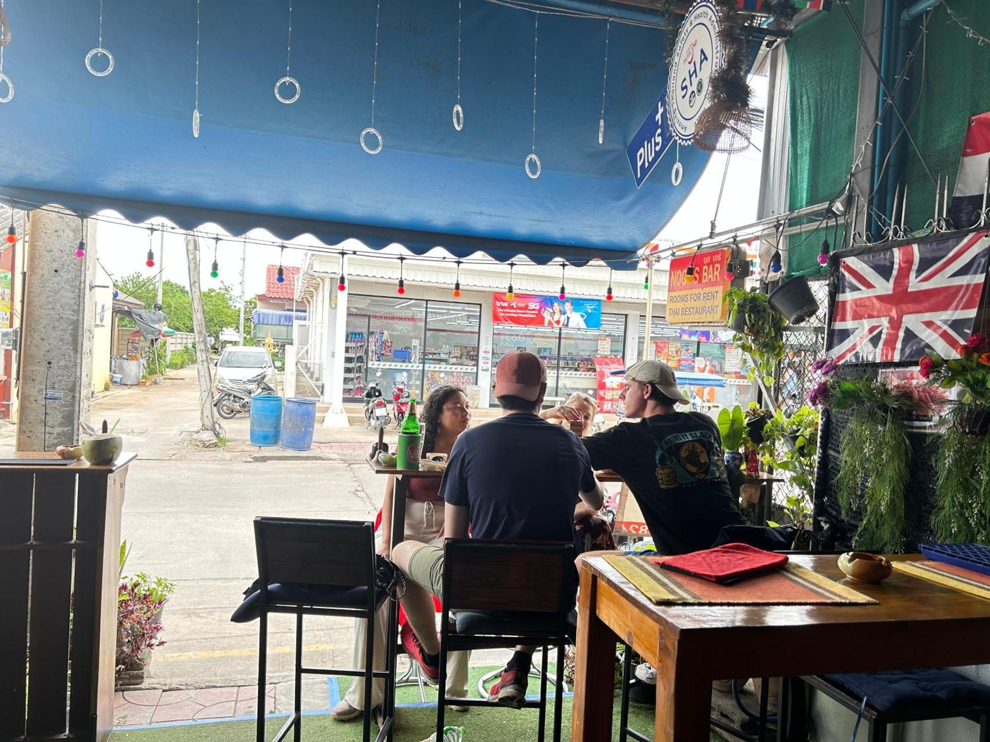 Noot'S Bar And Guesthouse Kanchanaburi Exterior foto