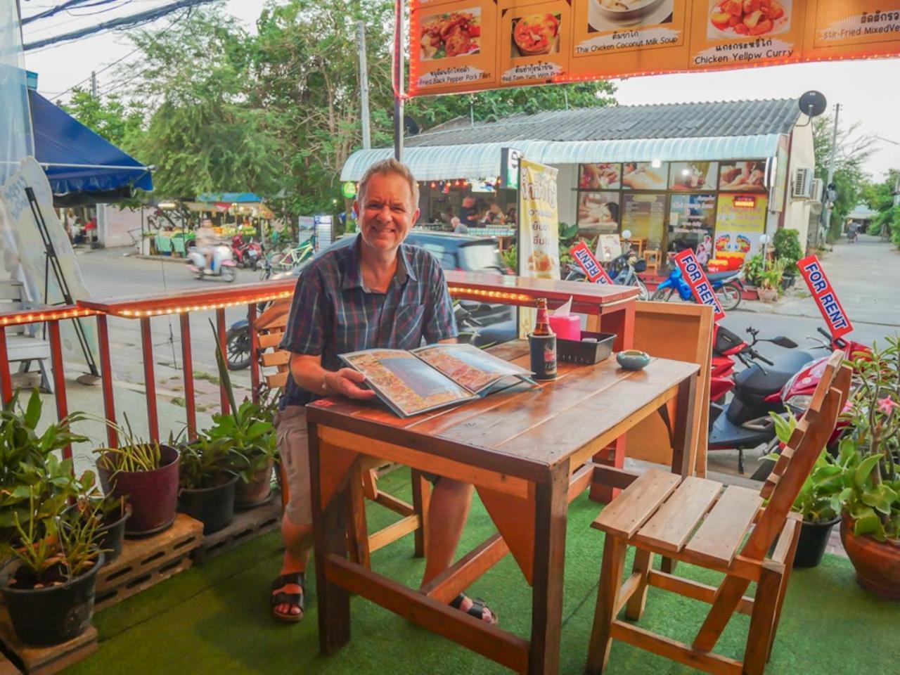 Noot'S Bar And Guesthouse Kanchanaburi Exterior foto
